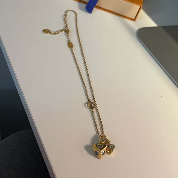 Louis Vuitton Necklace - Picture 7 of 8